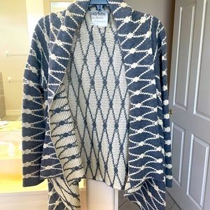 Women’s Knitted Shrug